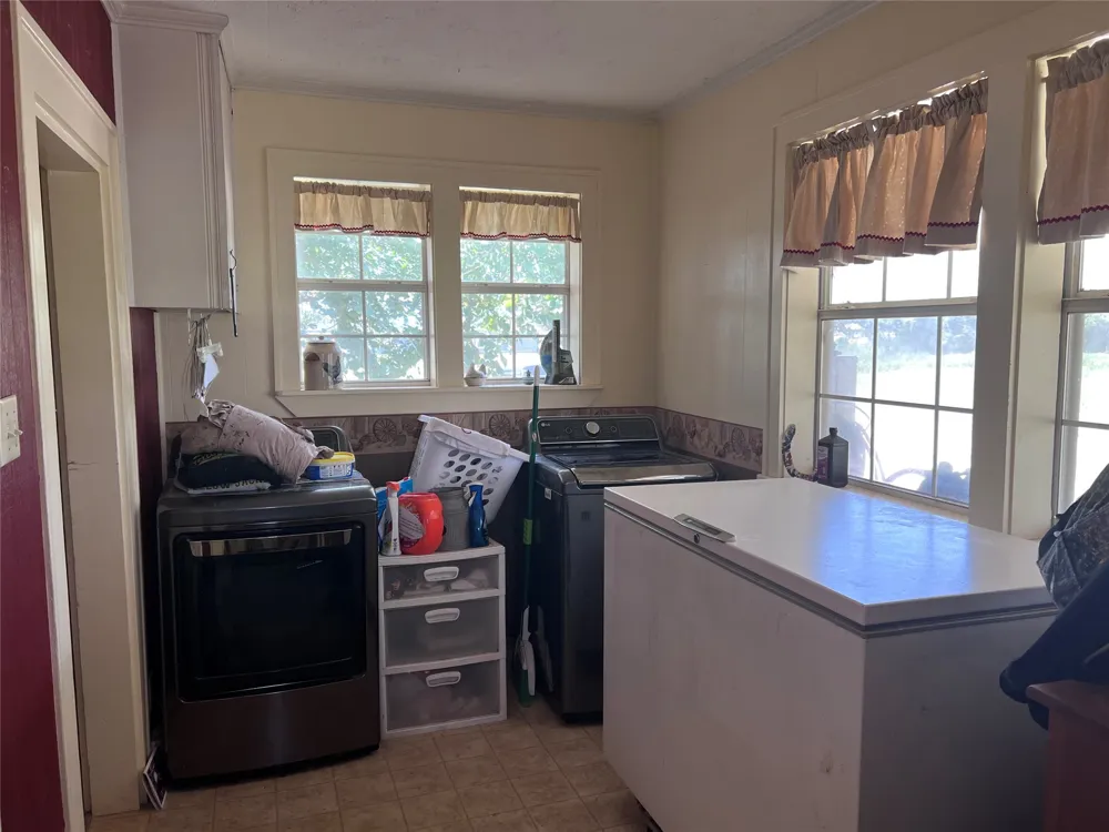 706 County Road 4599 Boyd, TX 76023