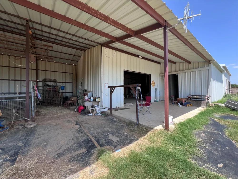 706 County Road 4599 Boyd, TX 76023