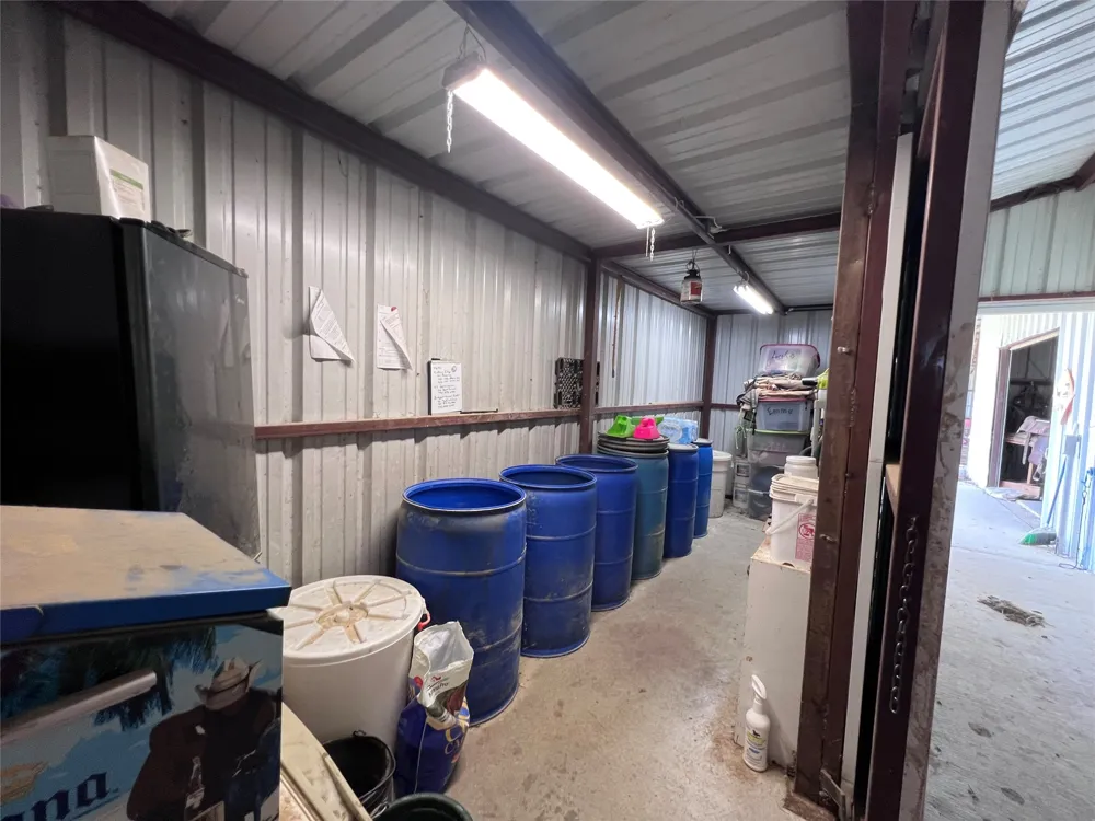 706 County Road 4599 Boyd, TX 76023