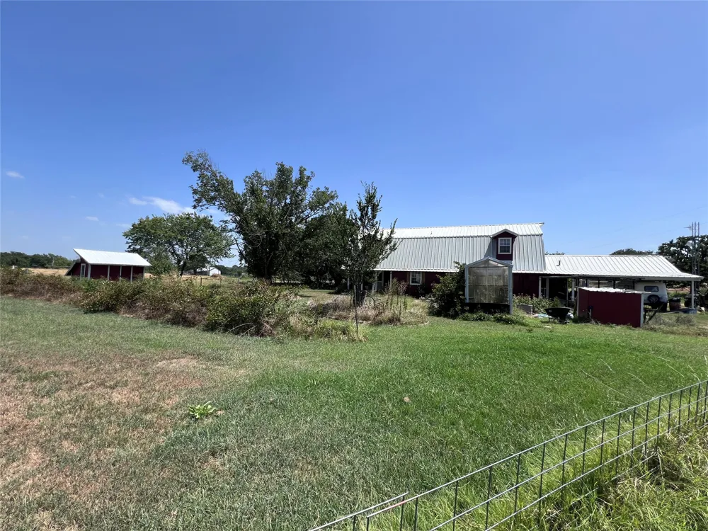 706 County Road 4599 Boyd, TX 76023
