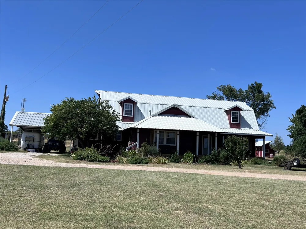 706 County Road 4599 Boyd, TX 76023