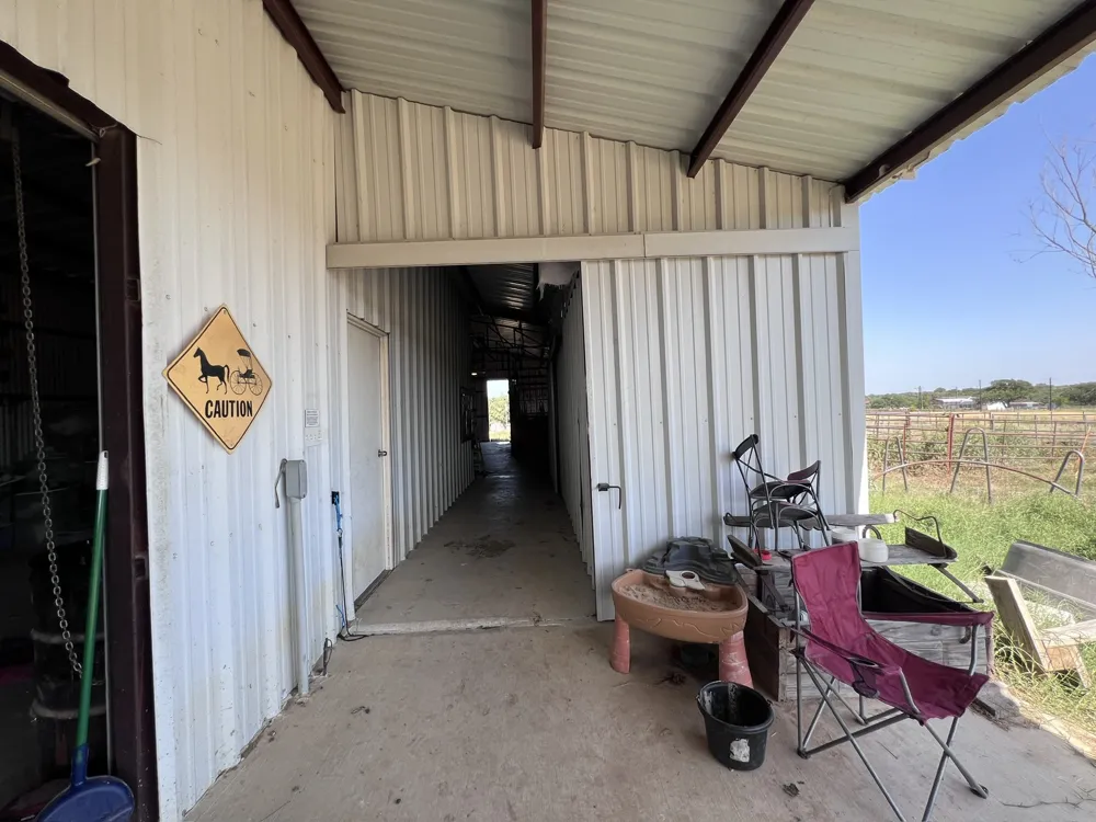 706 County Road 4599 Boyd, TX 76023