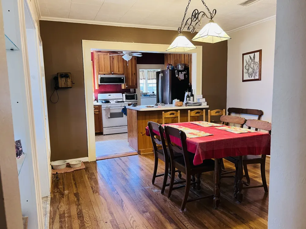 706 County Road 4599 Boyd, TX 76023