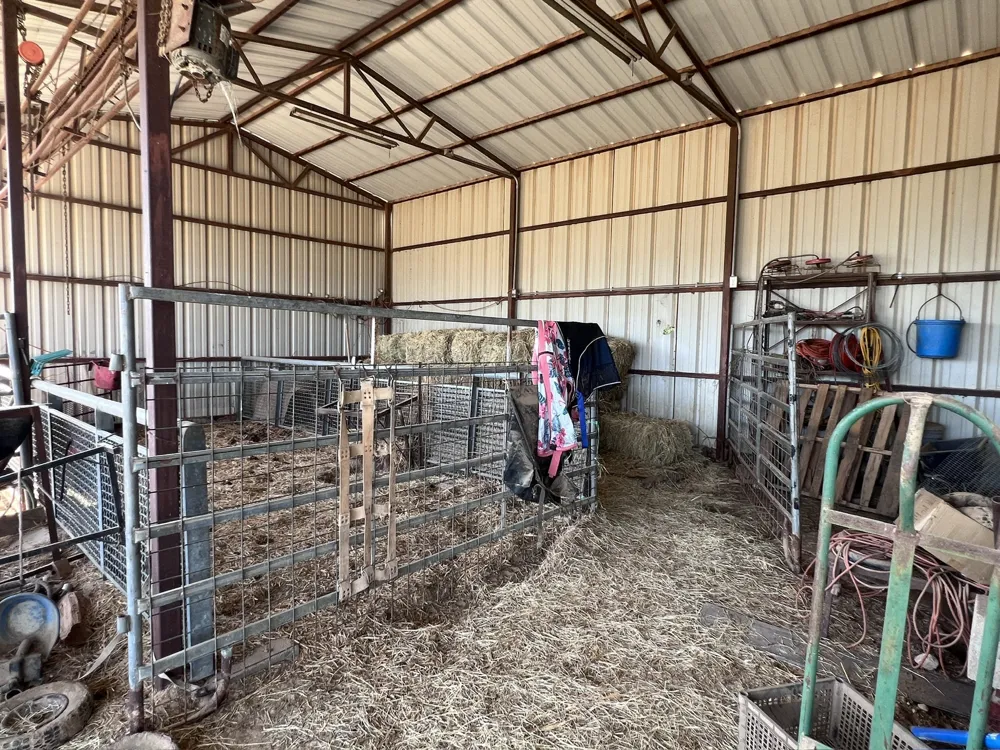 706 County Road 4599 Boyd, TX 76023