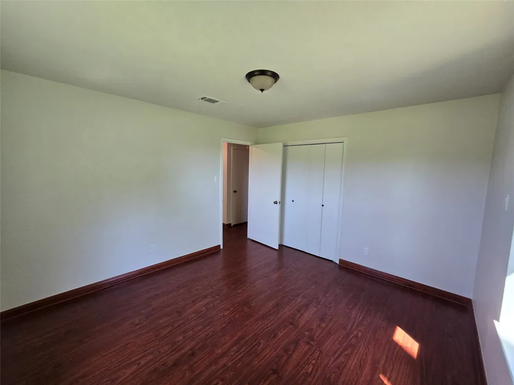 65 Paisano Lane Huntsville, TX 77340