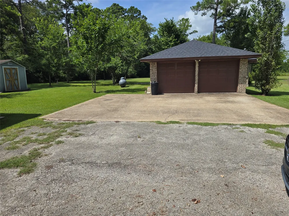 65 Paisano Lane Huntsville, TX 77340