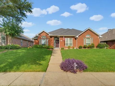 4421 Clearwater Trail