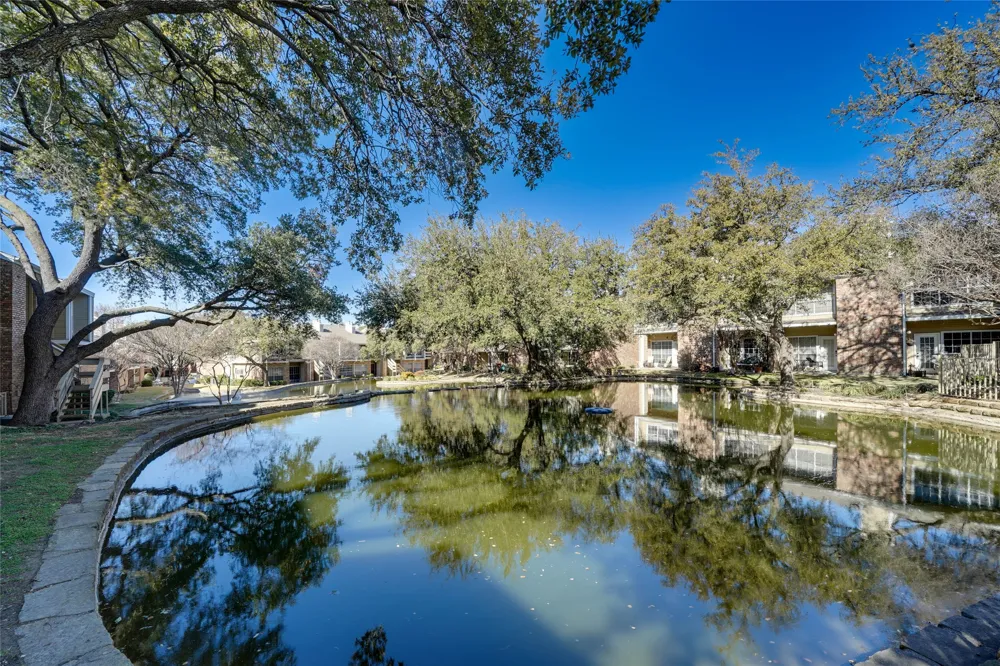 3550 Country Square Drive #409 Carrollton, TX 75006
