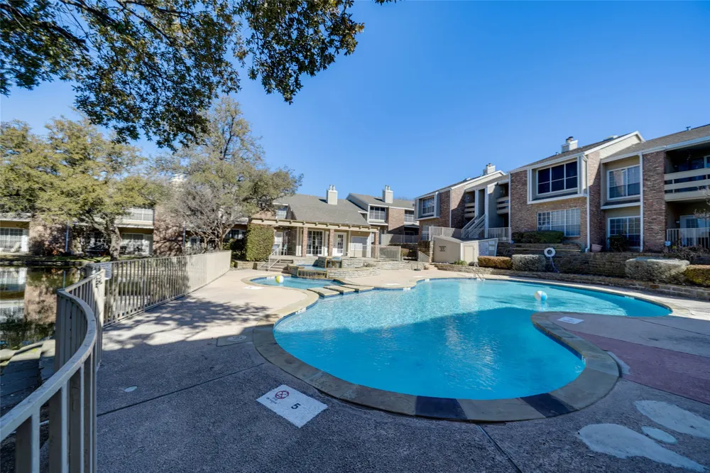 3550 Country Square Drive #409 Carrollton, TX 75006