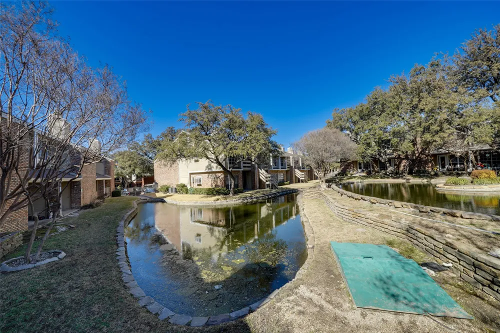 3550 Country Square Drive #409 Carrollton, TX 75006