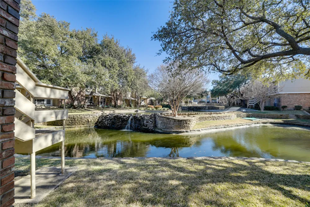 3550 Country Square Drive #409 Carrollton, TX 75006