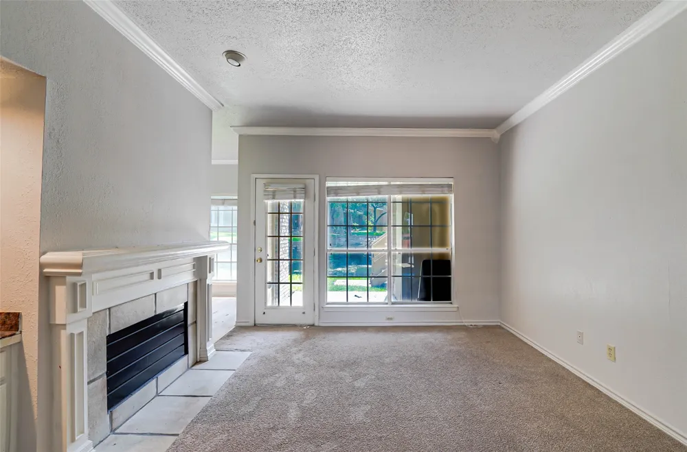3550 Country Square Drive #409 Carrollton, TX 75006