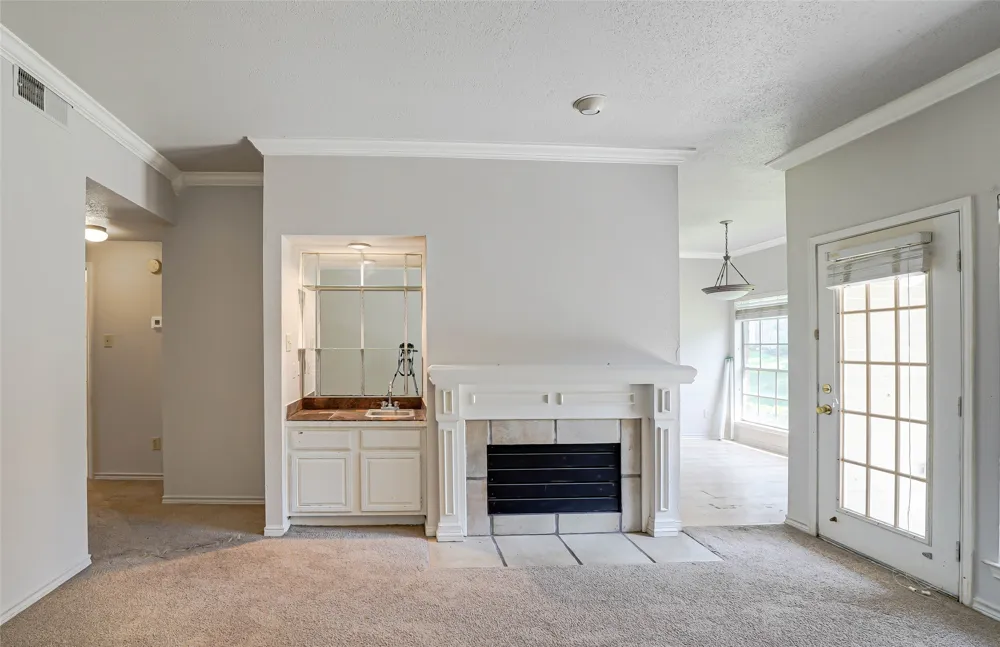 3550 Country Square Drive #409 Carrollton, TX 75006