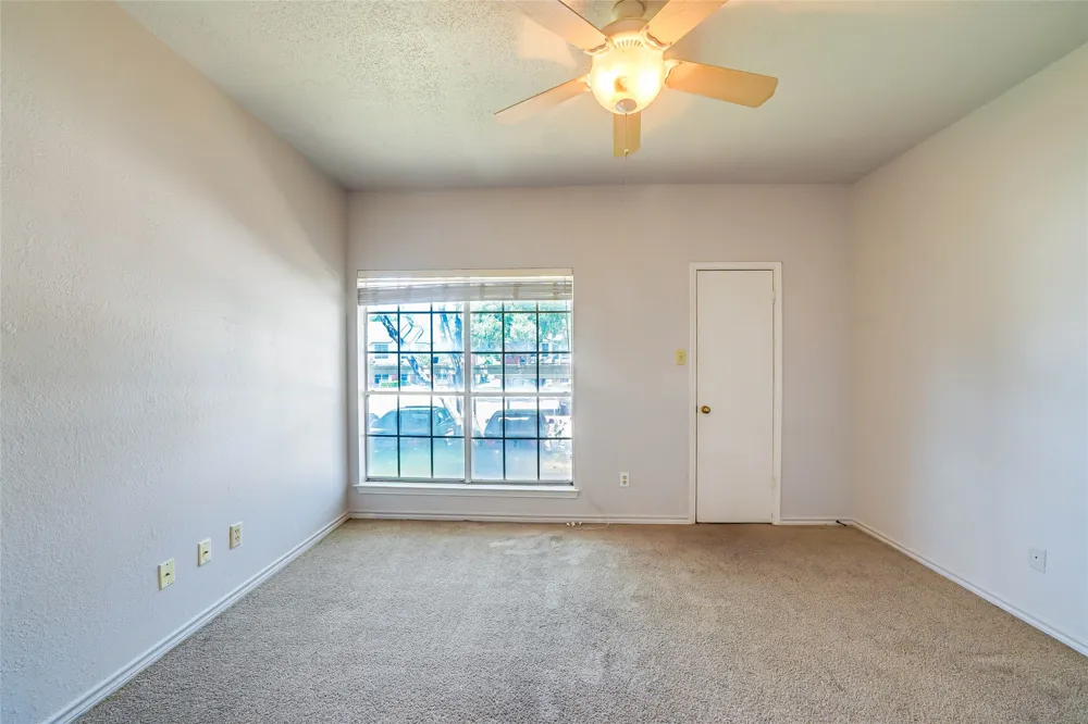 3550 Country Square Drive #409 Carrollton, TX 75006