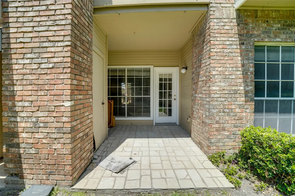 3550 Country Square Drive #409 Carrollton, TX 75006