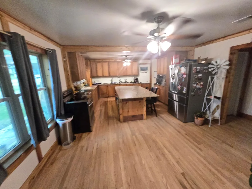 406 Goliad Runge, TX 78151