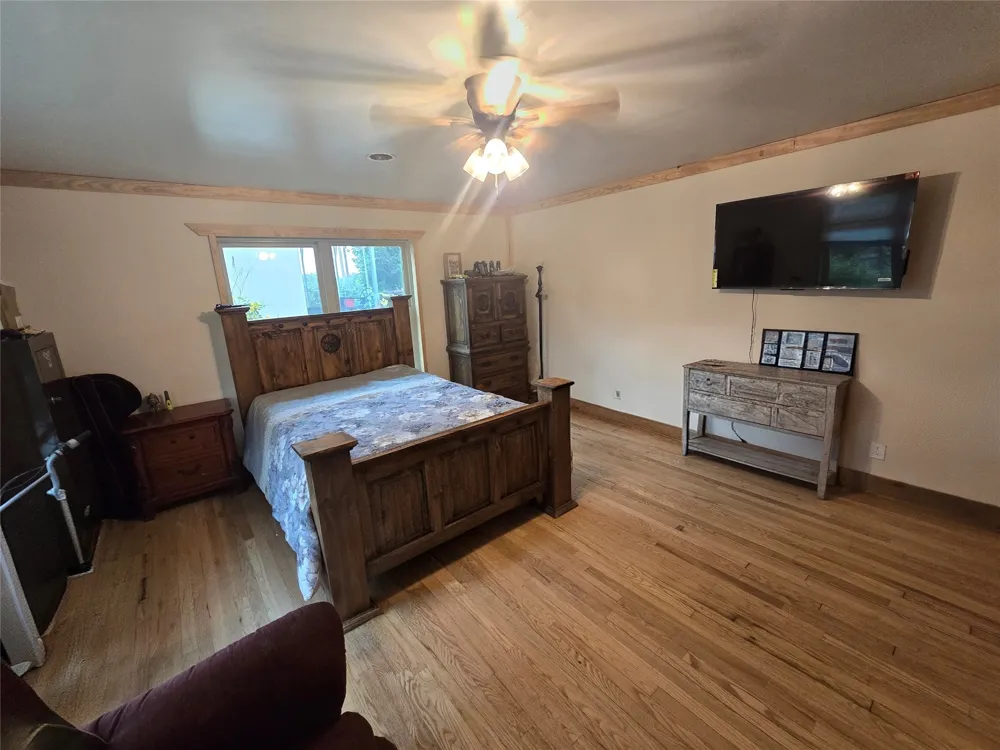 406 Goliad Runge, TX 78151