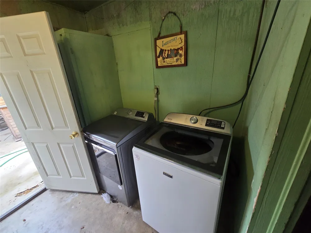 406 Goliad Runge, TX 78151