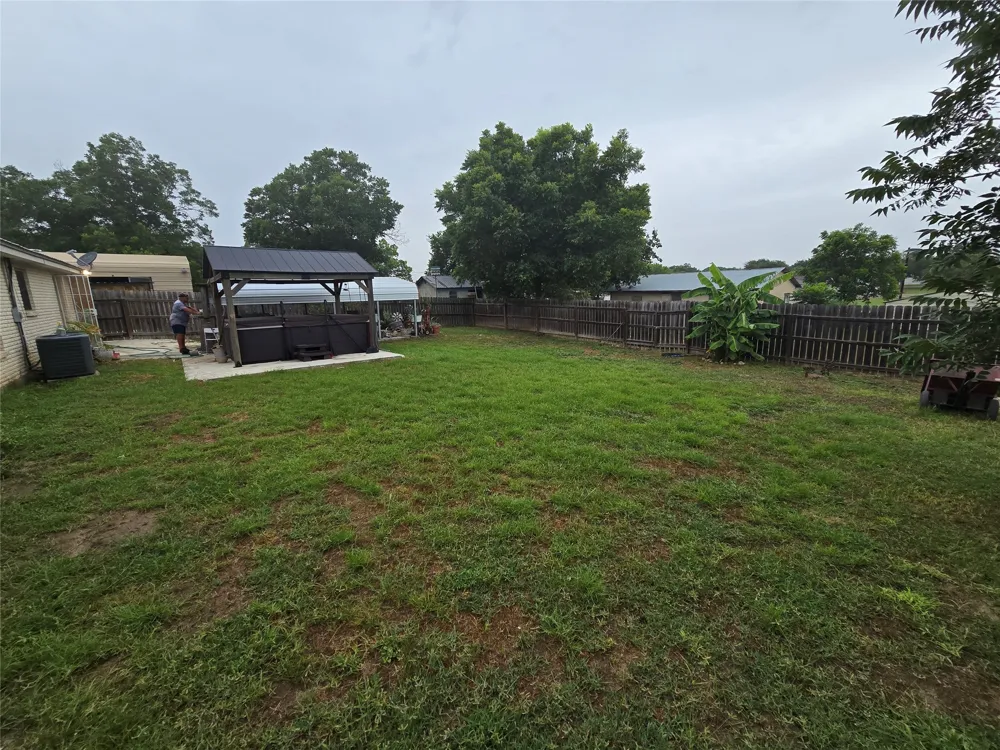 406 Goliad Runge, TX 78151