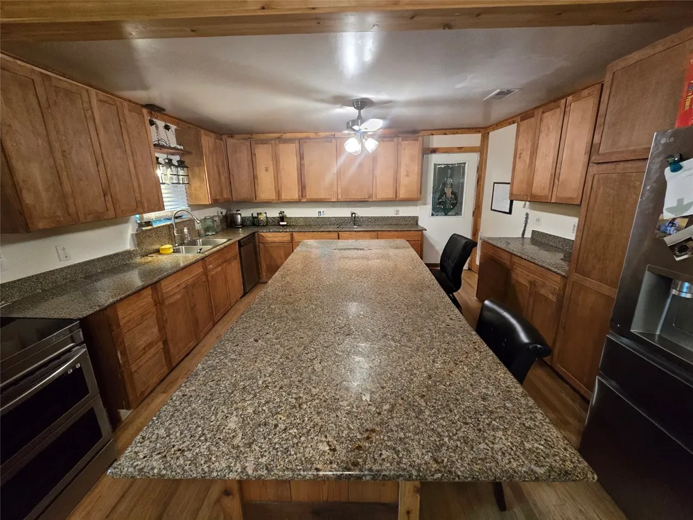 406 Goliad Runge, TX 78151