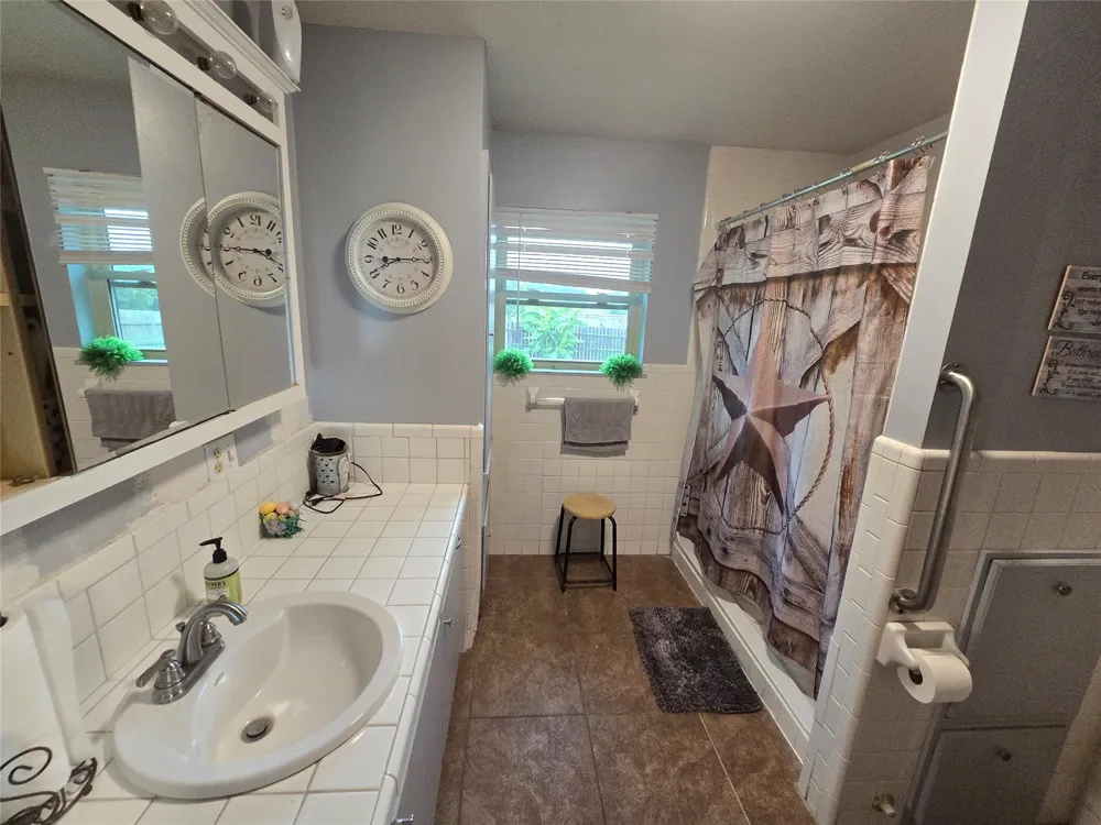 406 Goliad Runge, TX 78151