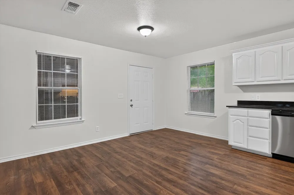 1002 Pine Street Bonham, TX 75418