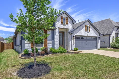 1003 Pecan Glen Drive