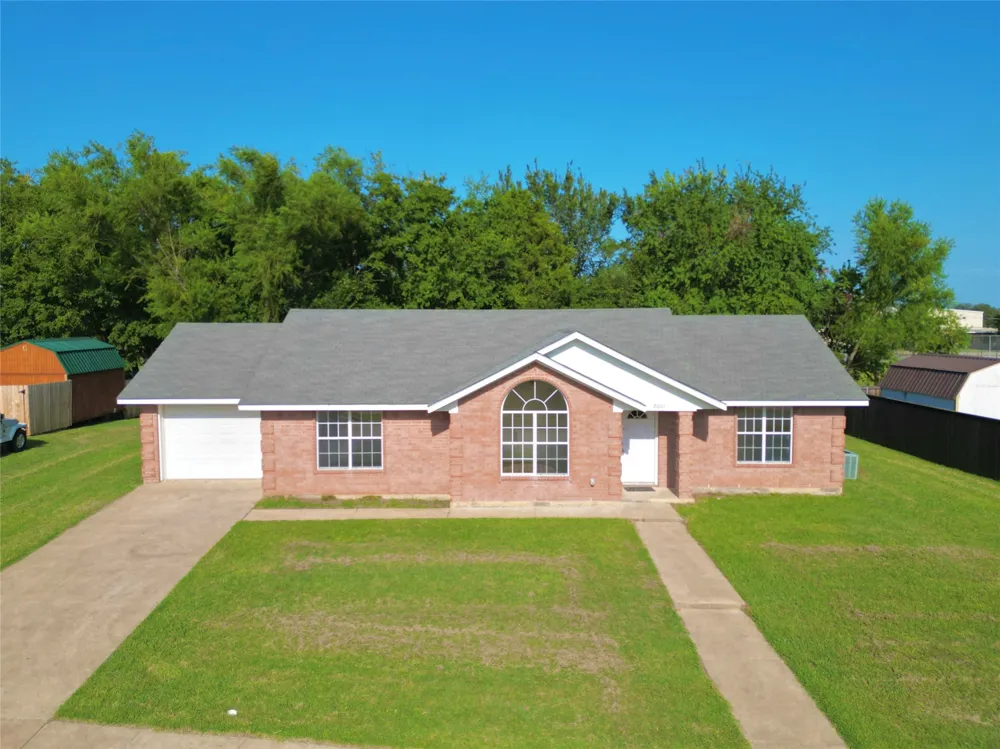 2001 Solomon Drive Commerce, TX 75428