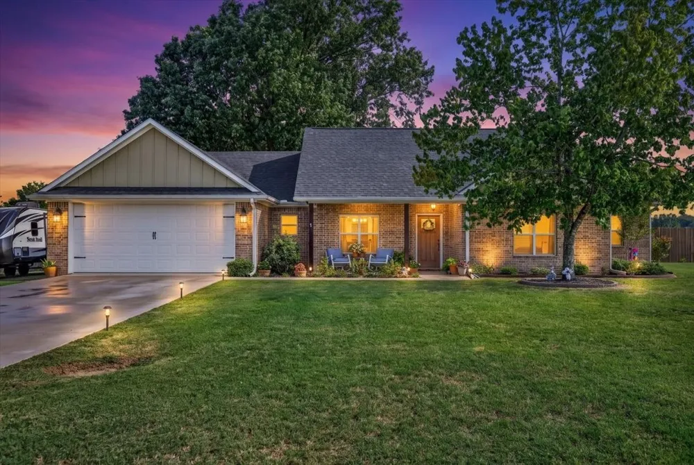 424 E Pennsylvania Avenue Van, TX 75790