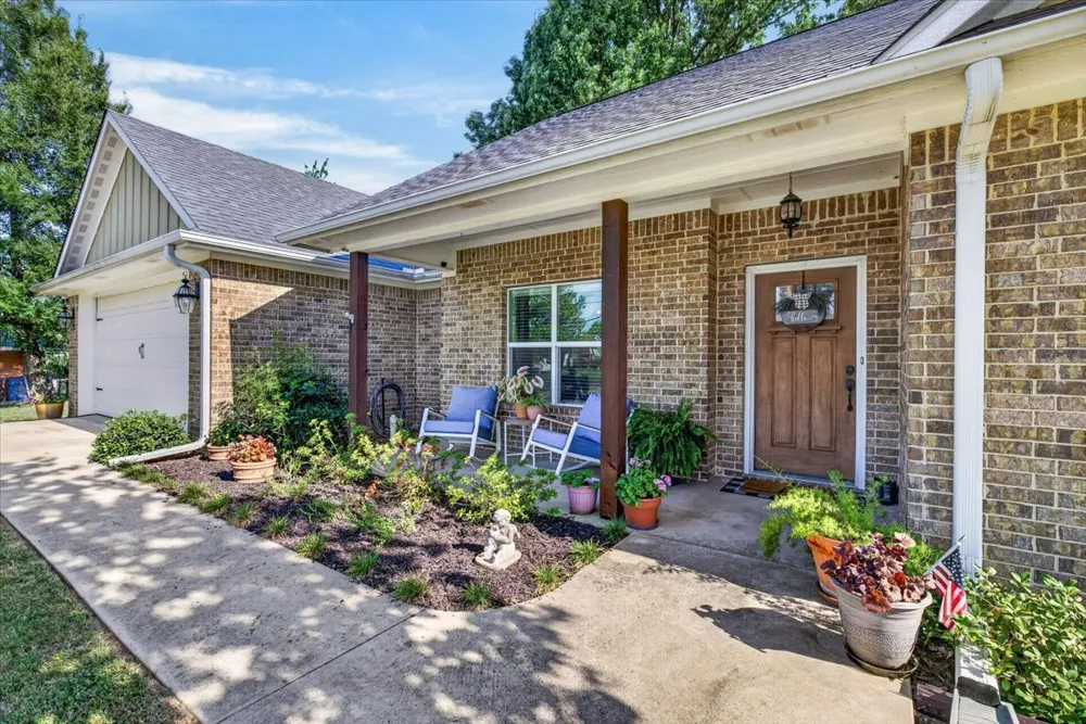 424 E Pennsylvania Avenue Van, TX 75790