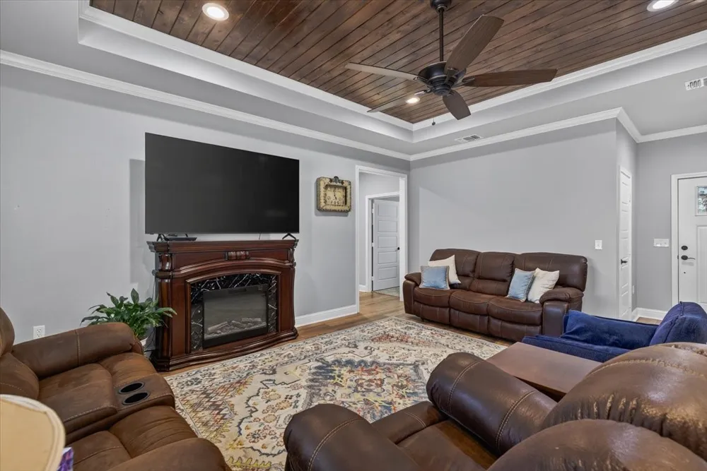 424 E Pennsylvania Avenue Van, TX 75790