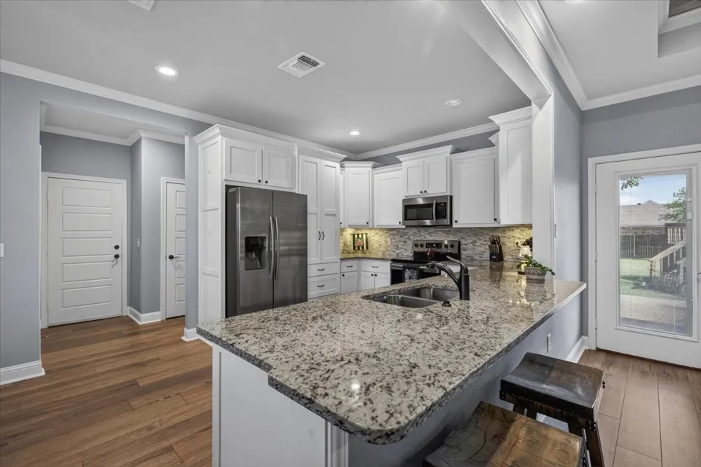 424 E Pennsylvania Avenue Van, TX 75790
