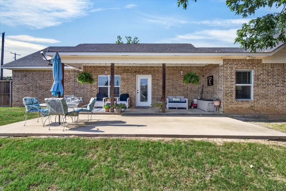 424 E Pennsylvania Avenue Van, TX 75790