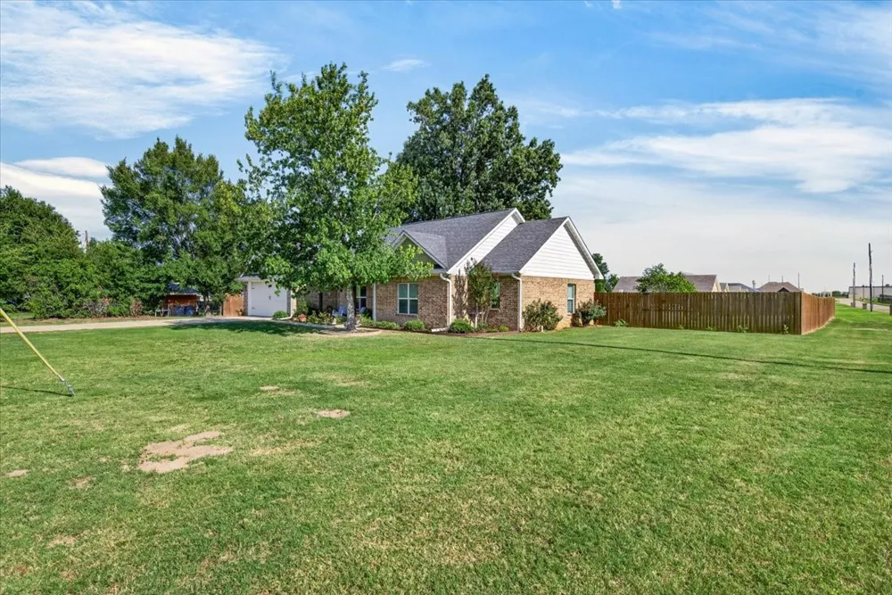 424 E Pennsylvania Avenue Van, TX 75790