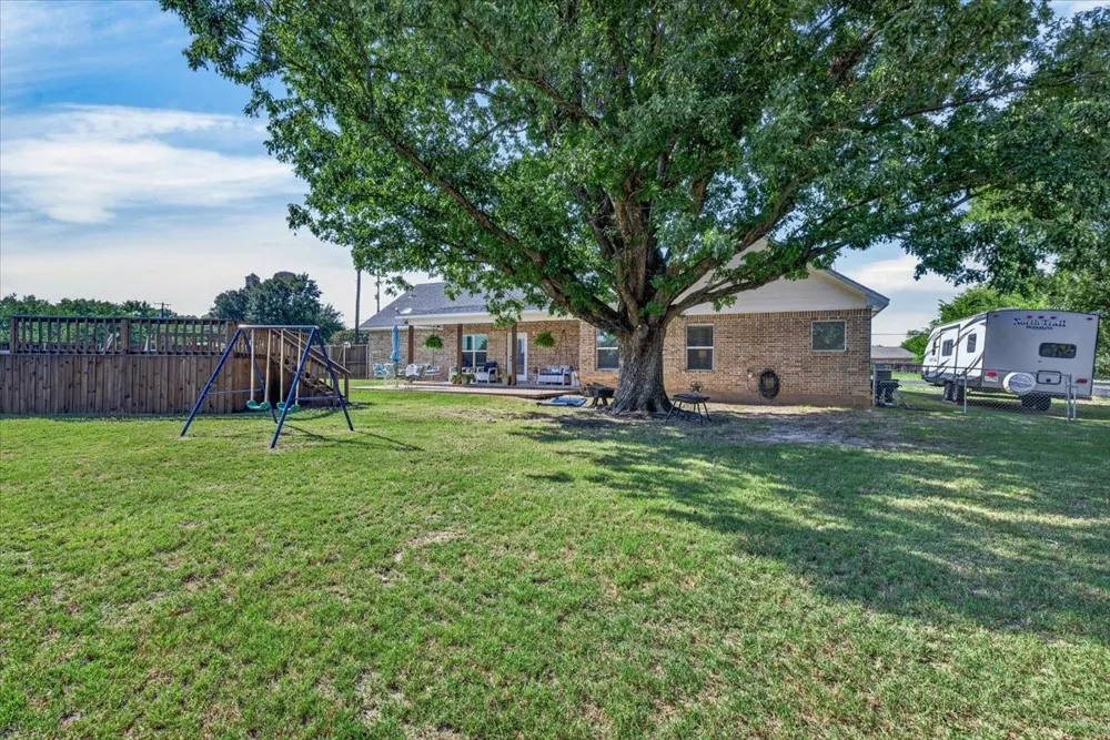 424 E Pennsylvania Avenue Van, TX 75790