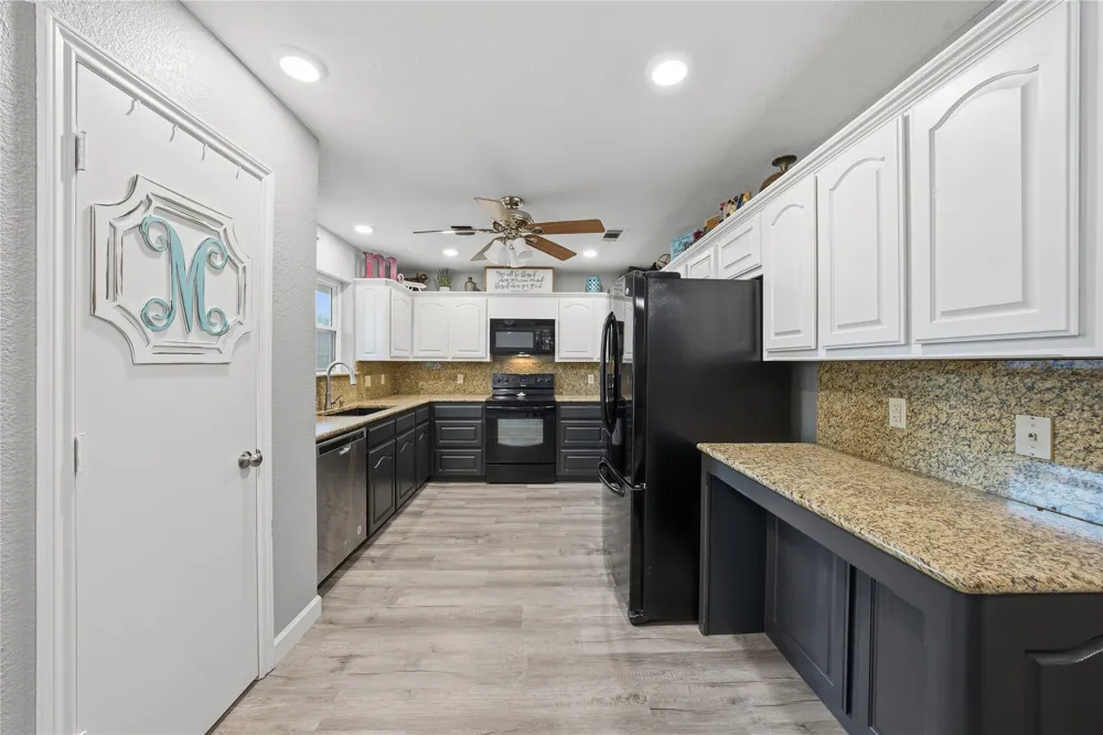 111 Havenwood Drive Enchanted Oaks, TX 75156