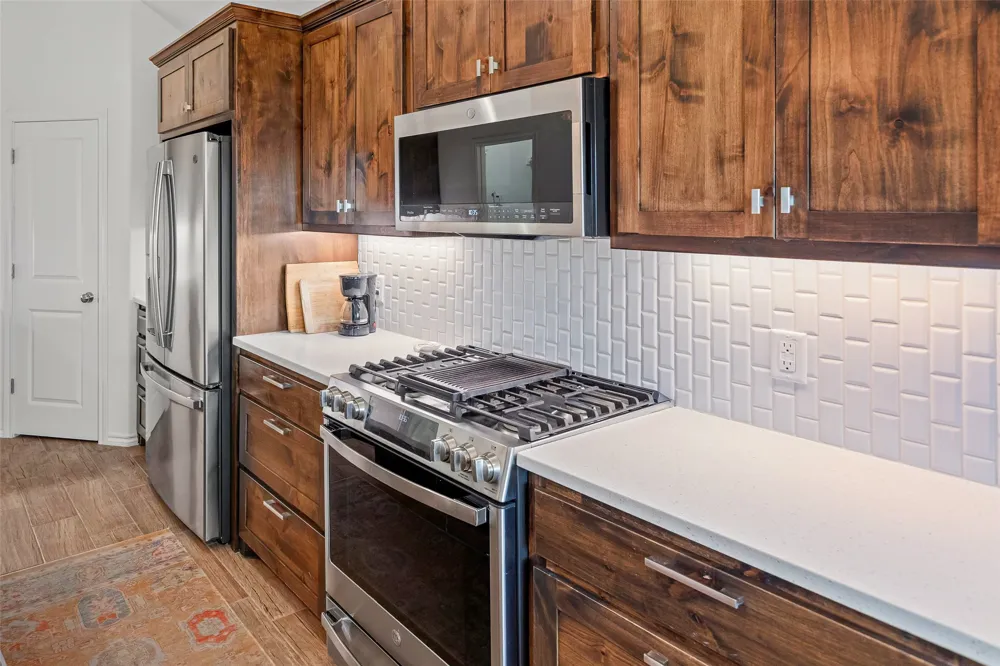 6921 Trail Rock Drive Benbrook, TX 76126