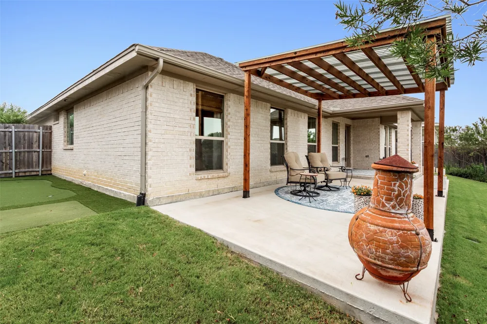 6921 Trail Rock Drive Benbrook, TX 76126