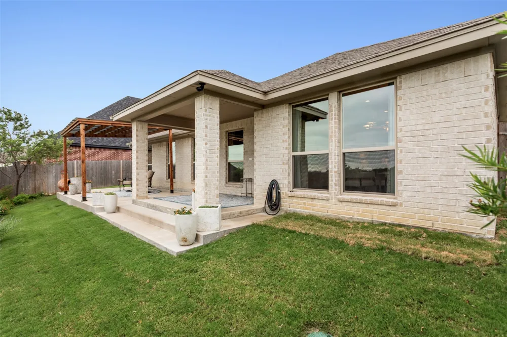 6921 Trail Rock Drive Benbrook, TX 76126