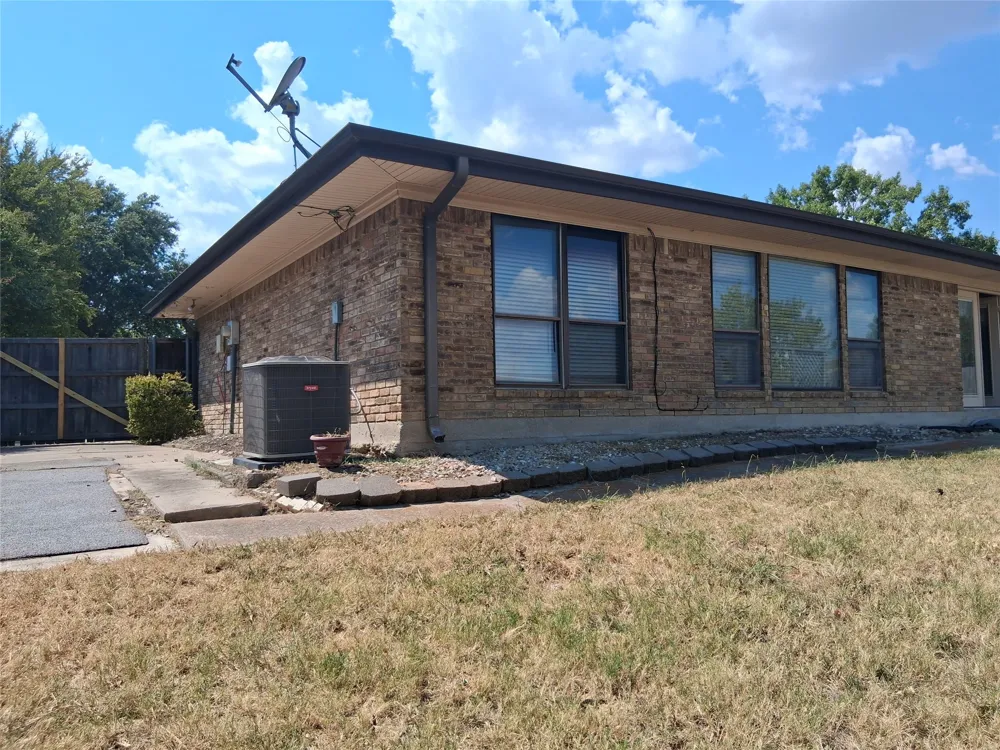 4106 Cedar Creek Drive Garland, TX 75043