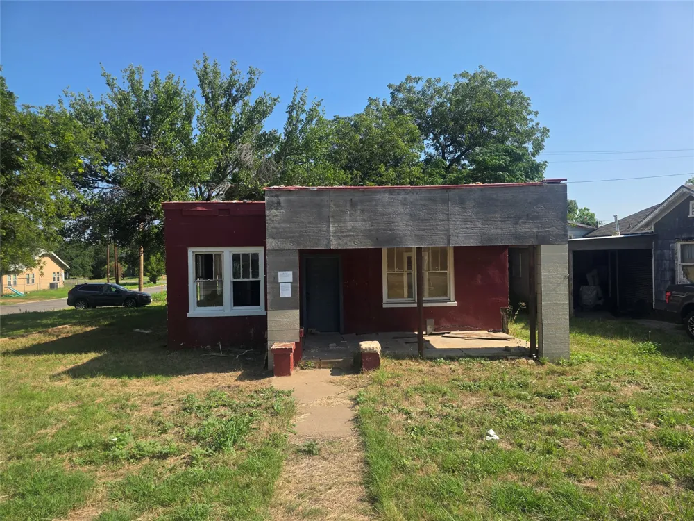 1100 E Walker Street Breckenridge, TX 76424