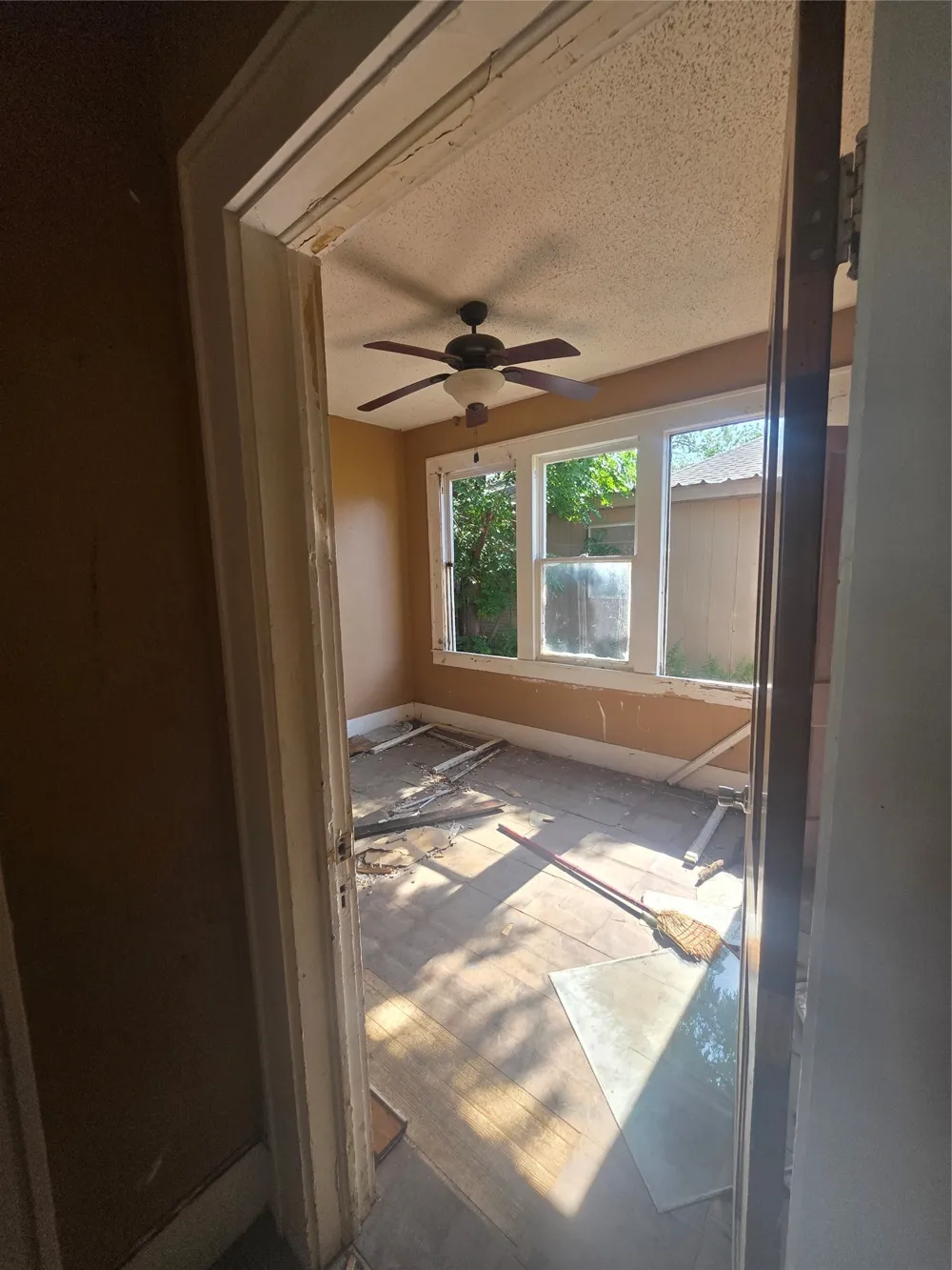 1100 E Walker Street Breckenridge, TX 76424