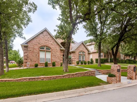2326 Ox Bow Court