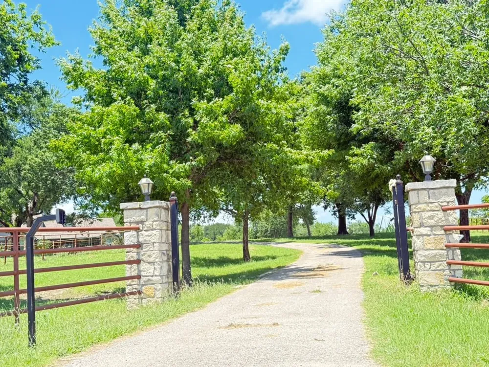 2621 Fm 1827 McKinney, TX 75071