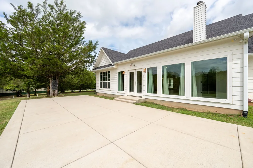 38 Jubilee Farm Road Bells, TX 75414