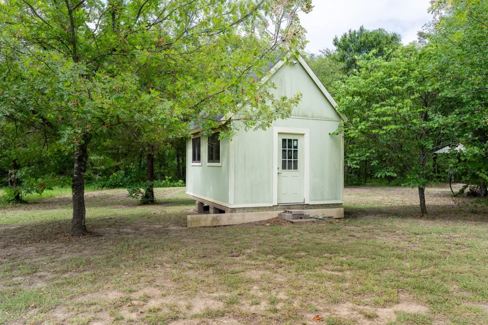 38 Jubilee Farm Road Bells, TX 75414