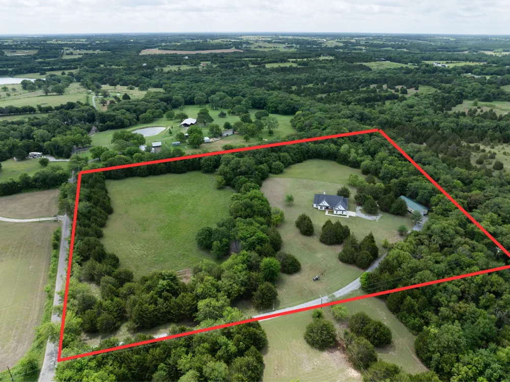 38 Jubilee Farm Road Bells, TX 75414