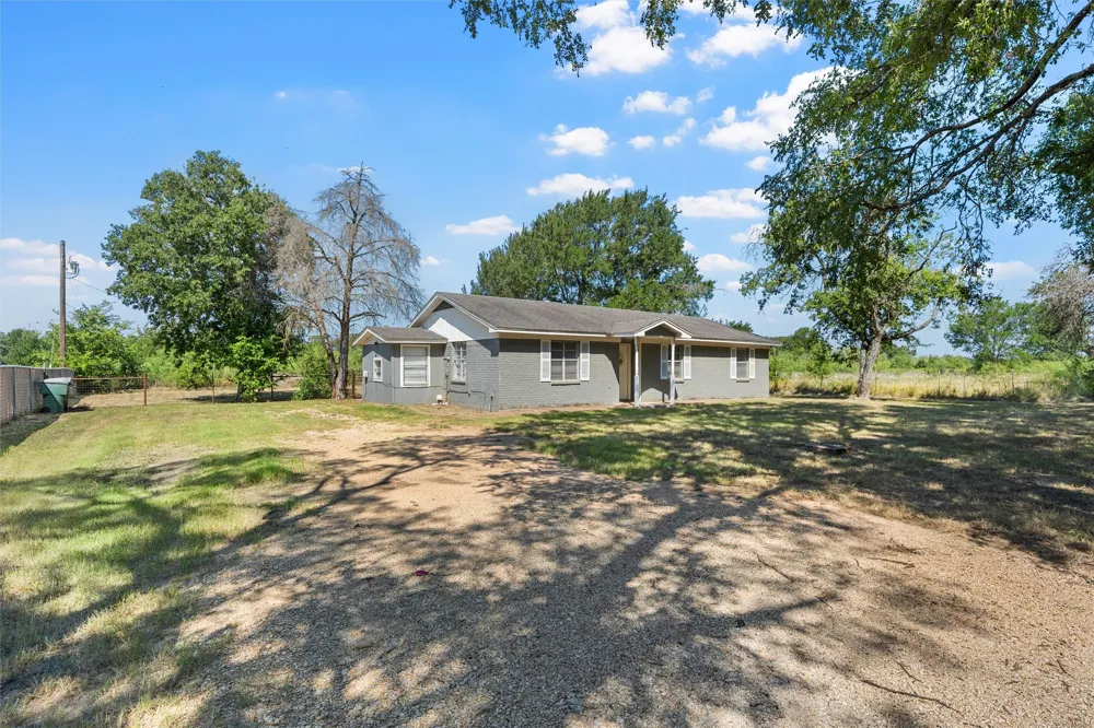 1374 Saffles Road Robinson, TX 76706