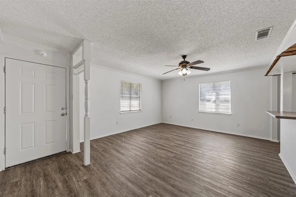 1374 Saffles Road Robinson, TX 76706