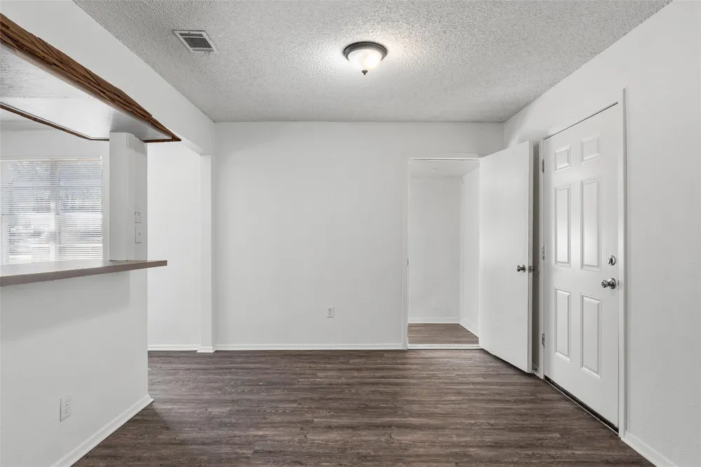1374 Saffles Road Robinson, TX 76706